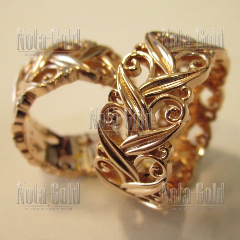 Ювелирная мастерская Nota-Gold изготовила обручальные кольца на заказ с узором