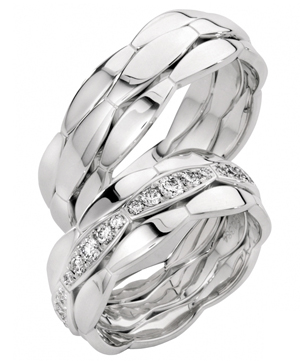 Обручальные кольца на заказ гладкие волнистые с бриллиантами (Вес пары: 14 гр.)