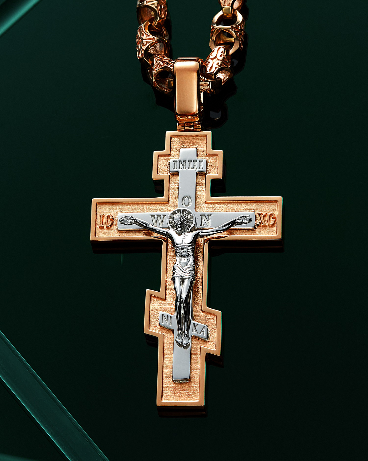 Мужской православный нательный крест из красного и белого золота на цепочке плетения Краб