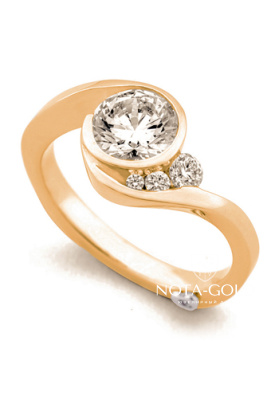 Помолвочное кольцо с пятью бриллиантами 0,58 карат (Вес 4,5 гр.)