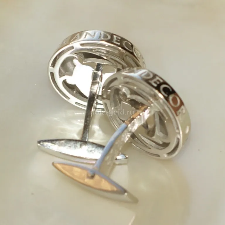 Ювелирная мастерская Nota-Gold изготовила серебряные запонки.