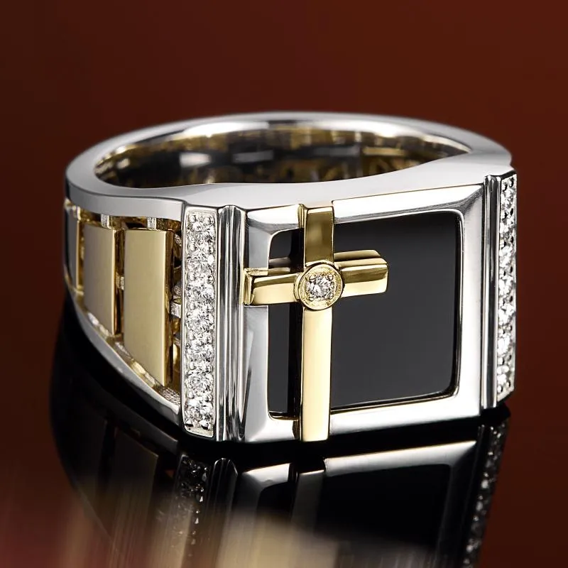 Мужской перстень печатка Крест из двух видов золота с бриллиантами и ониксом