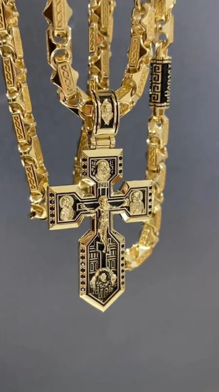 Комплект из желтого золота большой православный крест с чёрными бриллиантами и эмалью на цепочке