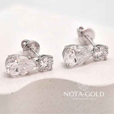 Серьги из белого золота с муассанитами (Вес: 4 гр.)