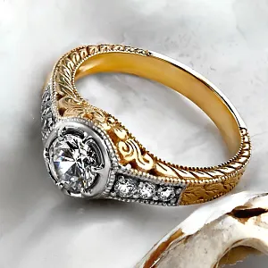 Винтажное кольцо из желтого золота с бриллиантами (Вес 4,7 гр.)