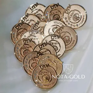 Золотые значки с драгоценными камнями на заказ с логотипом Компании