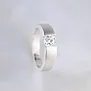 Матовое помолвочное кольцо из белого золота с бриллиантом 0,5ct и гравировкой (Вес: 4,5 гр.)