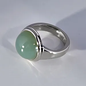 Женское кольцо из белого золота с зелёным камнем Клиента (Вес 5,5 гр.)