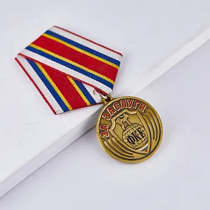 Нагрудный знак медаль из латуни с холодной эмалью