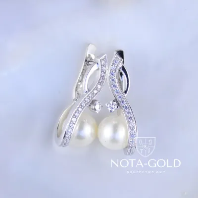 Серьги из белого золота с жемчугом и бриллиантами (Вес: 9 гр.)