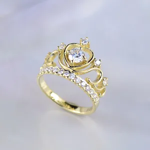 Женское кольцо из жёлтого золота с короной и бриллиантами (Вес: 3,5 гр.)