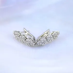 Женские серьги из белого золота с цветами из бриллиантов (Вес: 3,5 гр.)