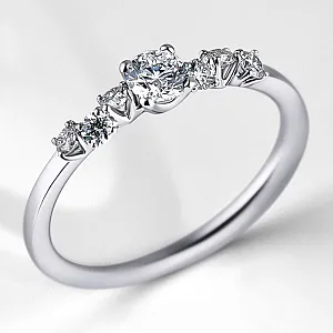 Женское кольцо из белого золота с бриллиантами (Вес 1,9 гр.)