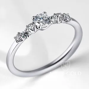 Женское кольцо из белого золота с бриллиантами (Вес 1,9 гр.)
