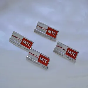 Корпоративные значки мтс из золота с гравировкой и эмалью (Вес: 3 гр.)