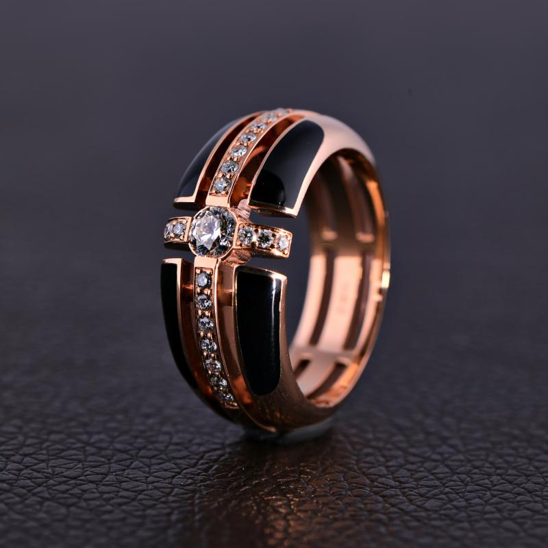Мужской перстень из красного золота с бриллиантами и эмалью