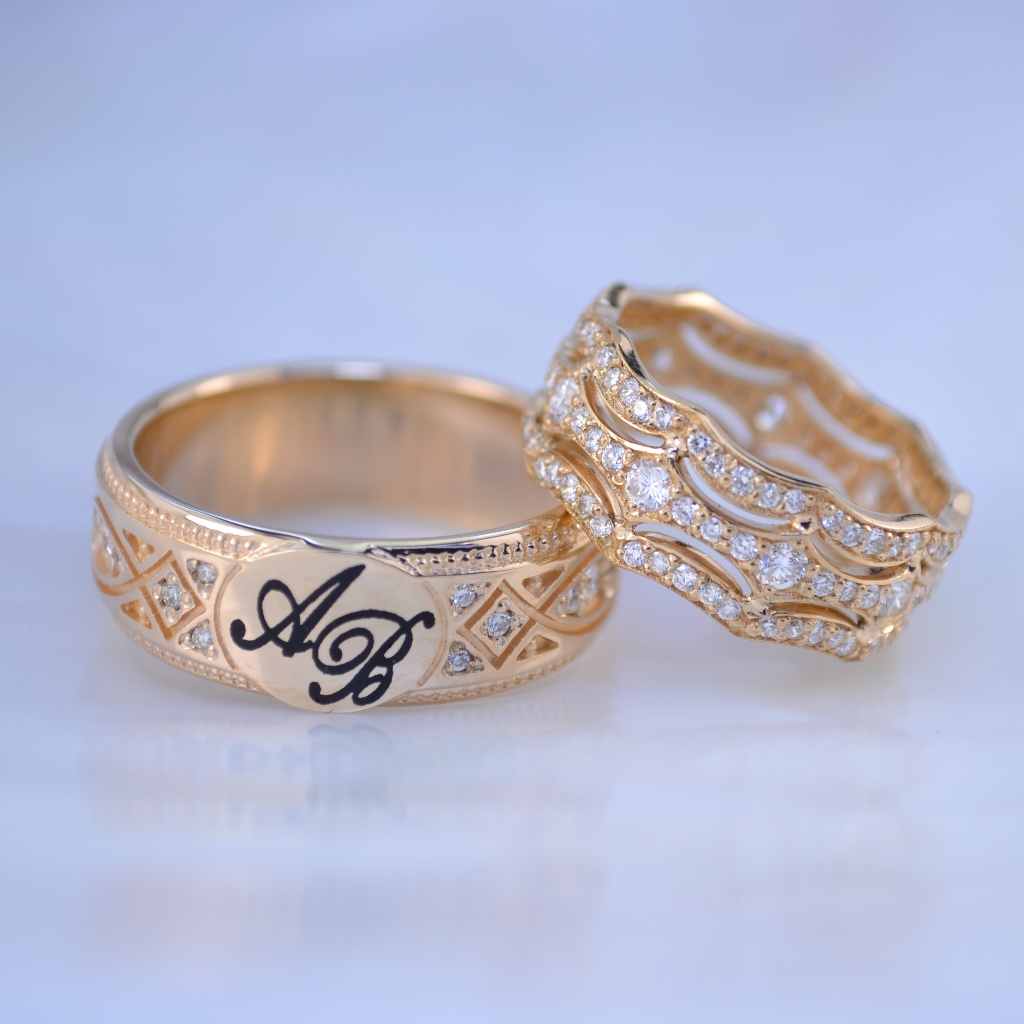Обручальные кольца из красного золота с бриллиантами и инициалами (Вес пары 16 гр.)