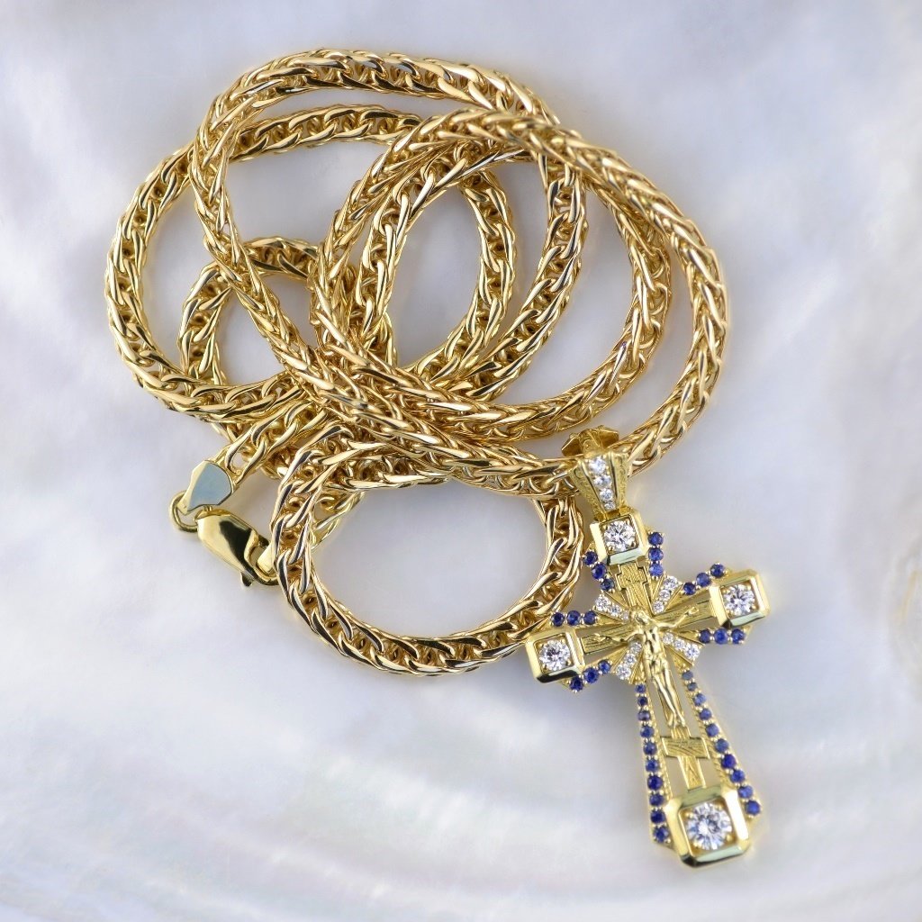 Нательный крест из жёлтого золота с распятием и камнями на золотой цепочке плетения Колос (Вес: 47,5 гр.)