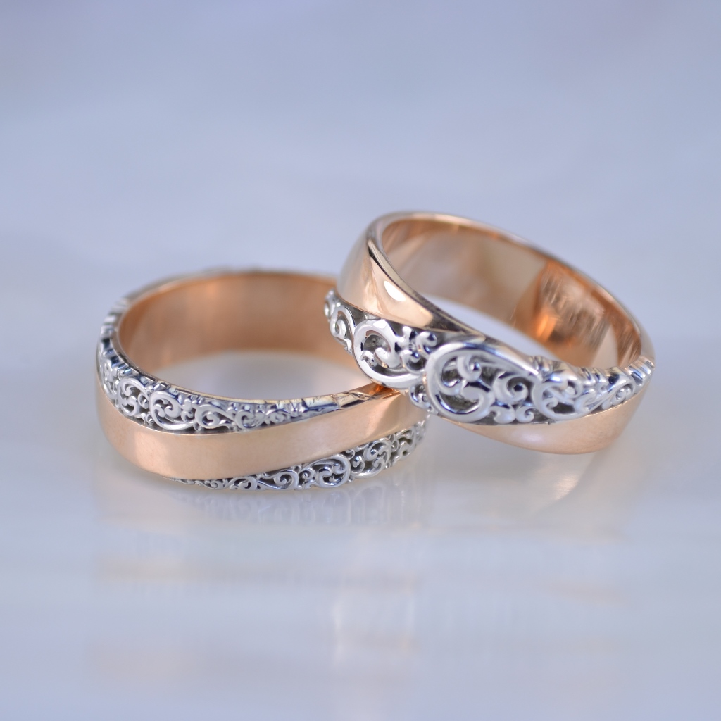 Обручальные кольца из двух оттенков золота с объемным узором (Вес пары: 15 гр.)