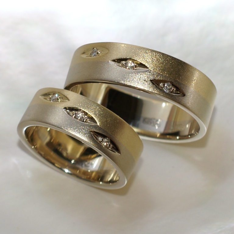 Матовые комбинированные обручальные кольца на заказ (Вес пары: 14 гр.)