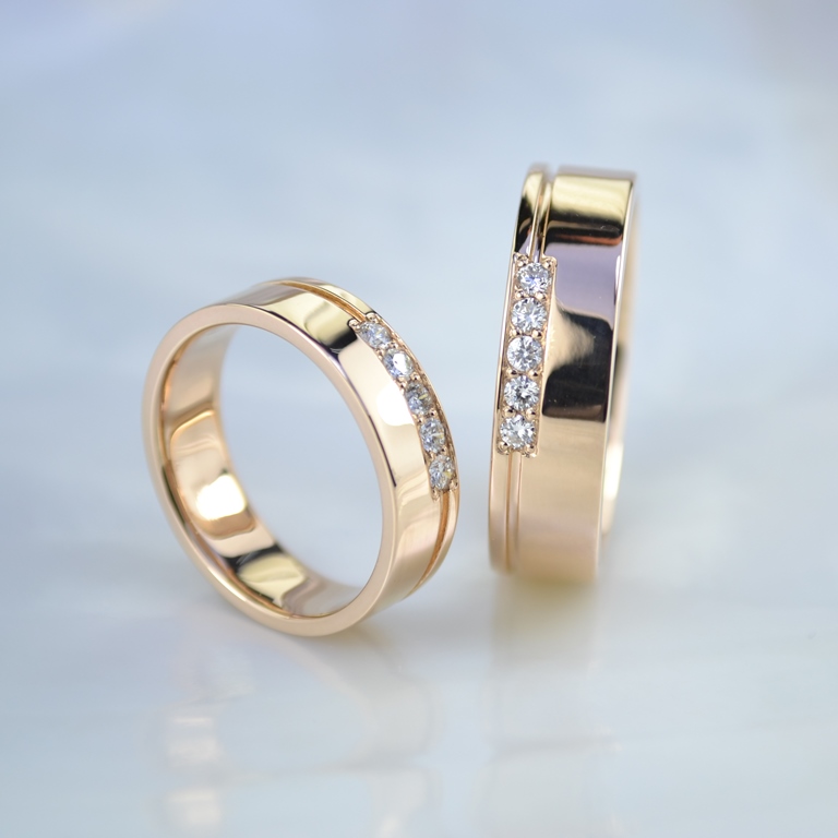 Обручальные кольца шайбы из красного золота с бриллиантами (Вес пары: 13,5 гр.)