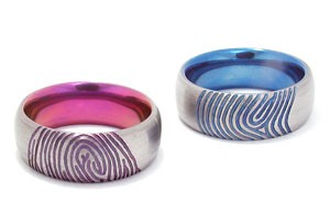 Обручальные кольца с отпечатками пальцев розовая и синяя эмаль на заказ (Вес пары: 13гр.)