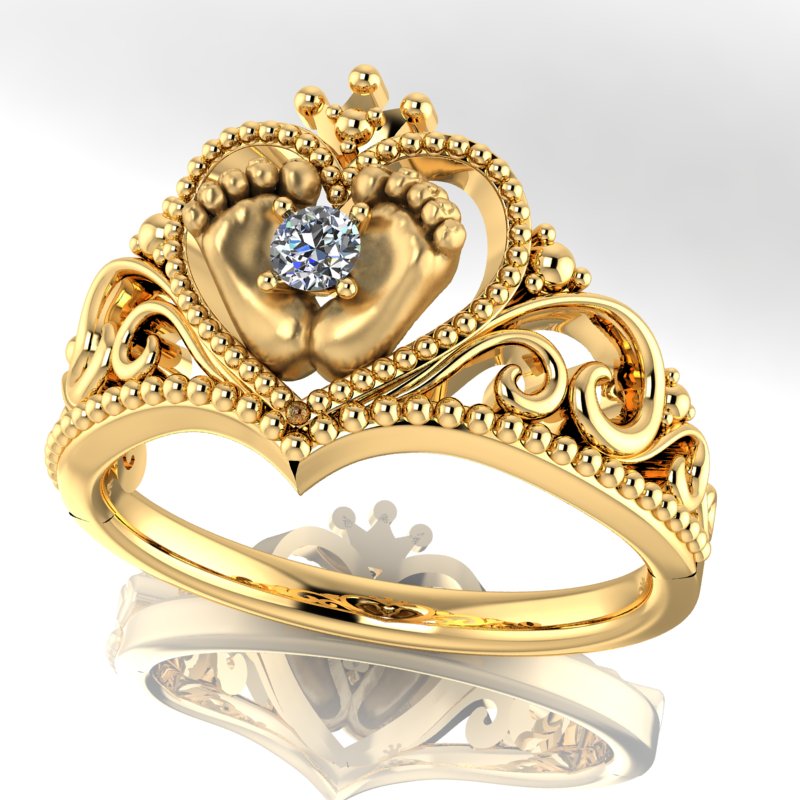 Кольцо в подарок маме ребёнка с пяточками, сердцем и короной (Вес: 4,4 гр.)