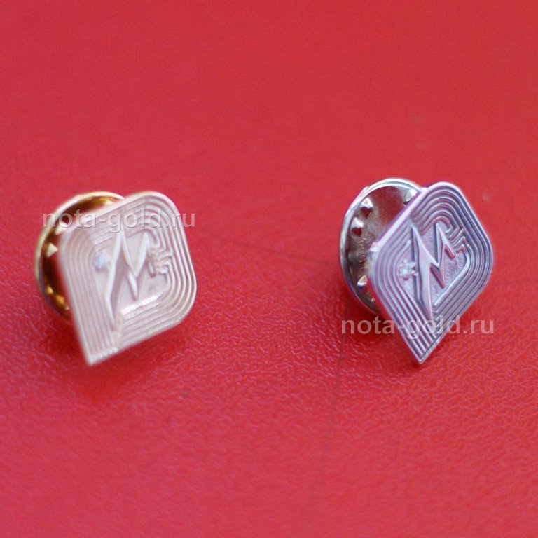 Значки из серебра на заказ в виде логотипа компании
