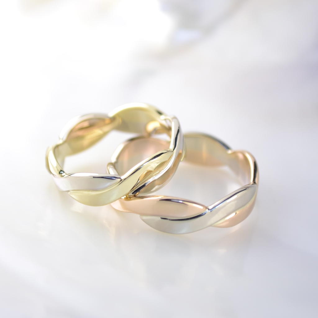 Обручальные кольца с плетением в виде косички из жёлтого, белого и красного золота (Вес пары 8 гр.)