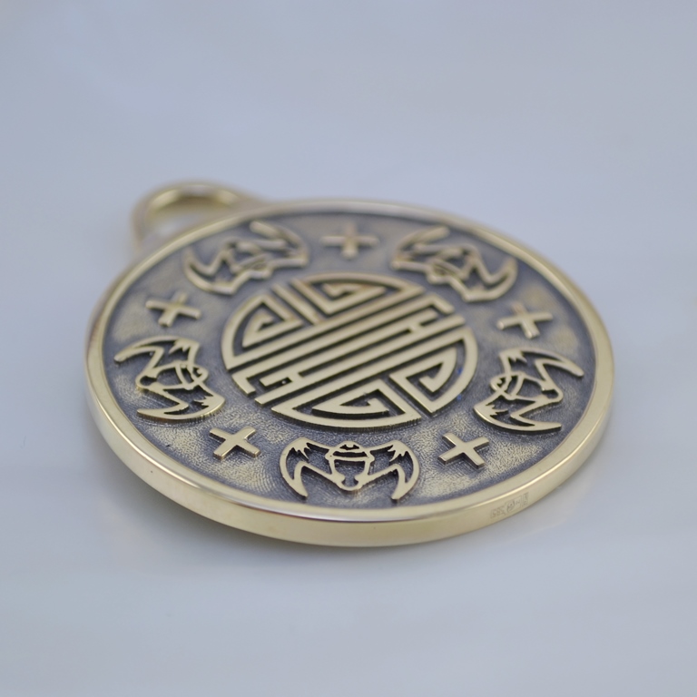 Медальон - кулон Символ Пяти Благ из жёлтого золота с чернением (Вес: 25 гр.)