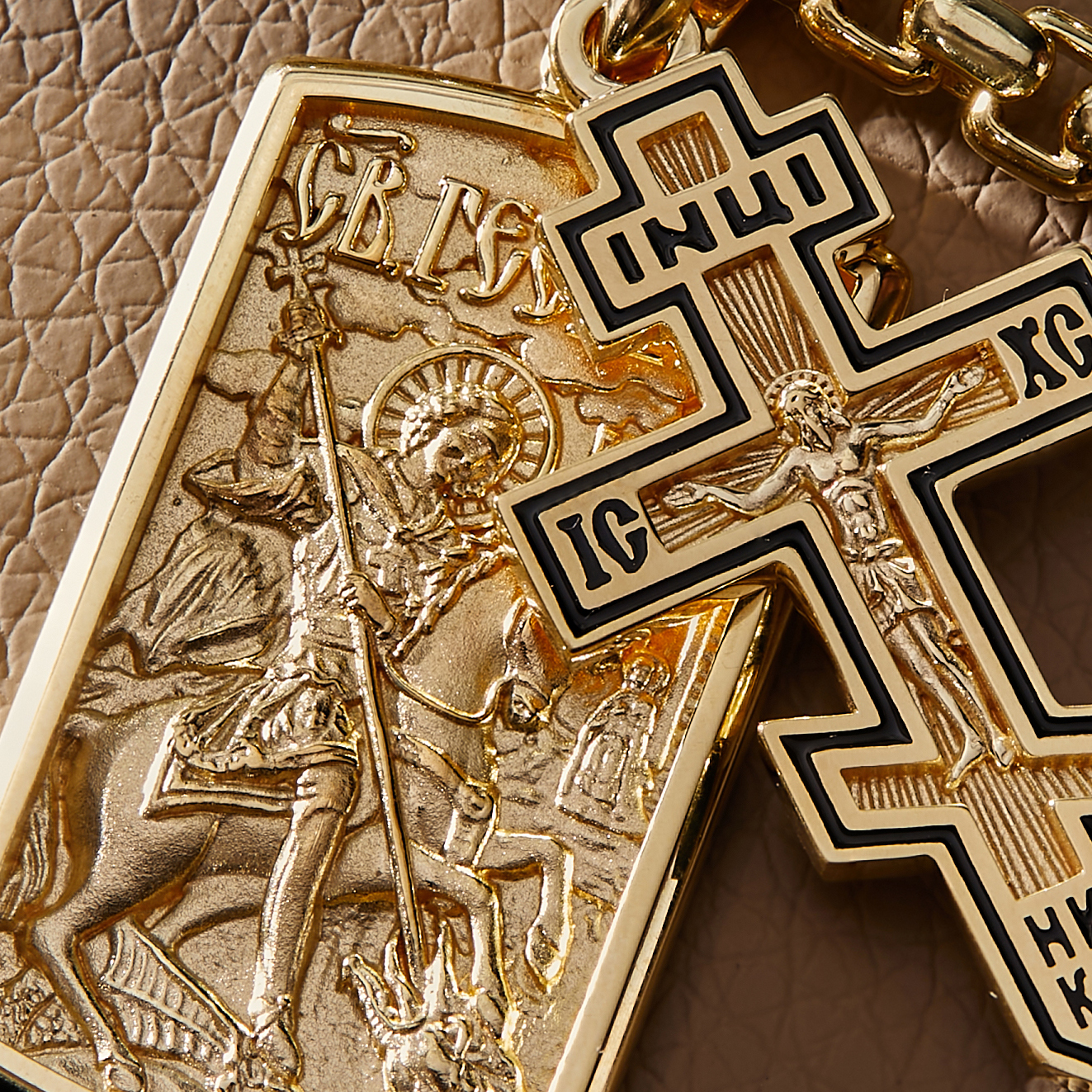 Золотой жетон св Георгий с крестиком на цепочке