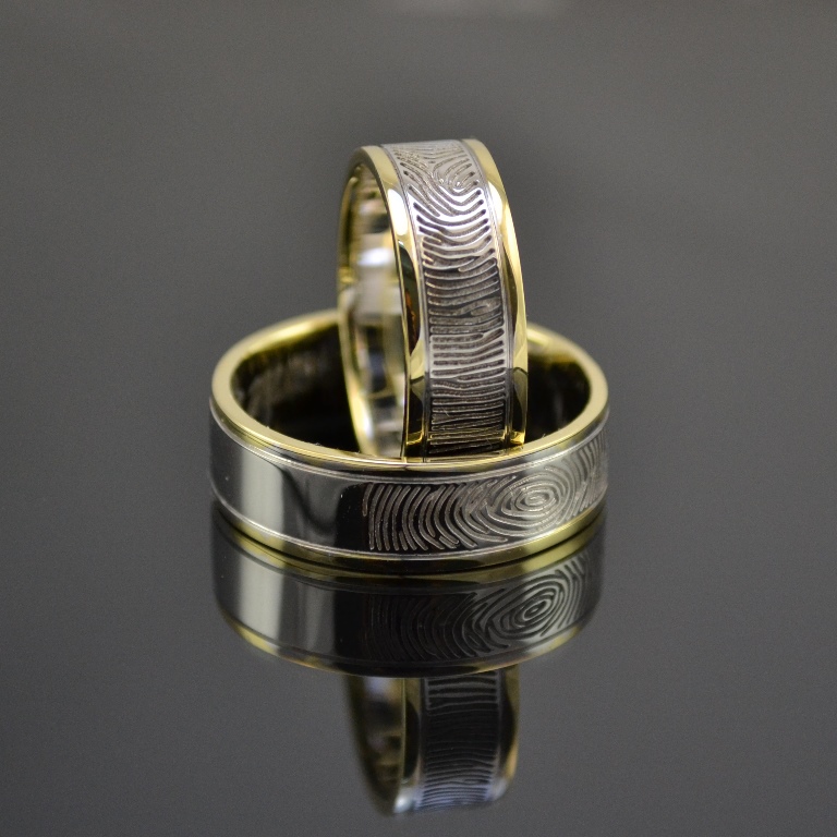 Обручальные кольца из белого золота с отпечатками пальцев  (Вес пары: 12 гр.)
