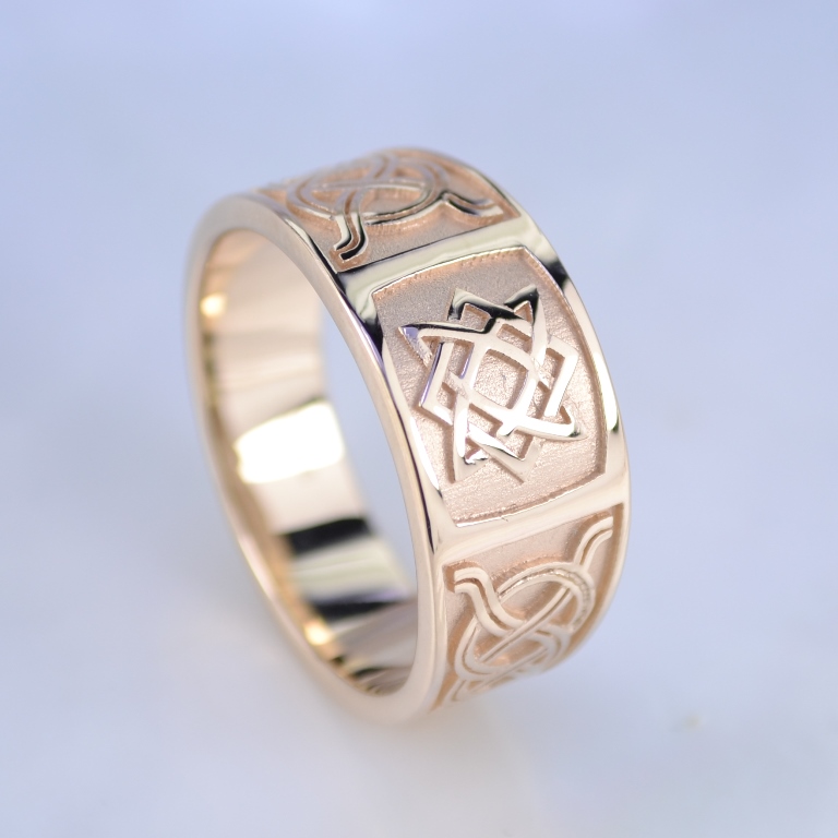 Золотое кольцо с изображением оберега Звезда Лады Богородицы (Вес 9,5 гр.)