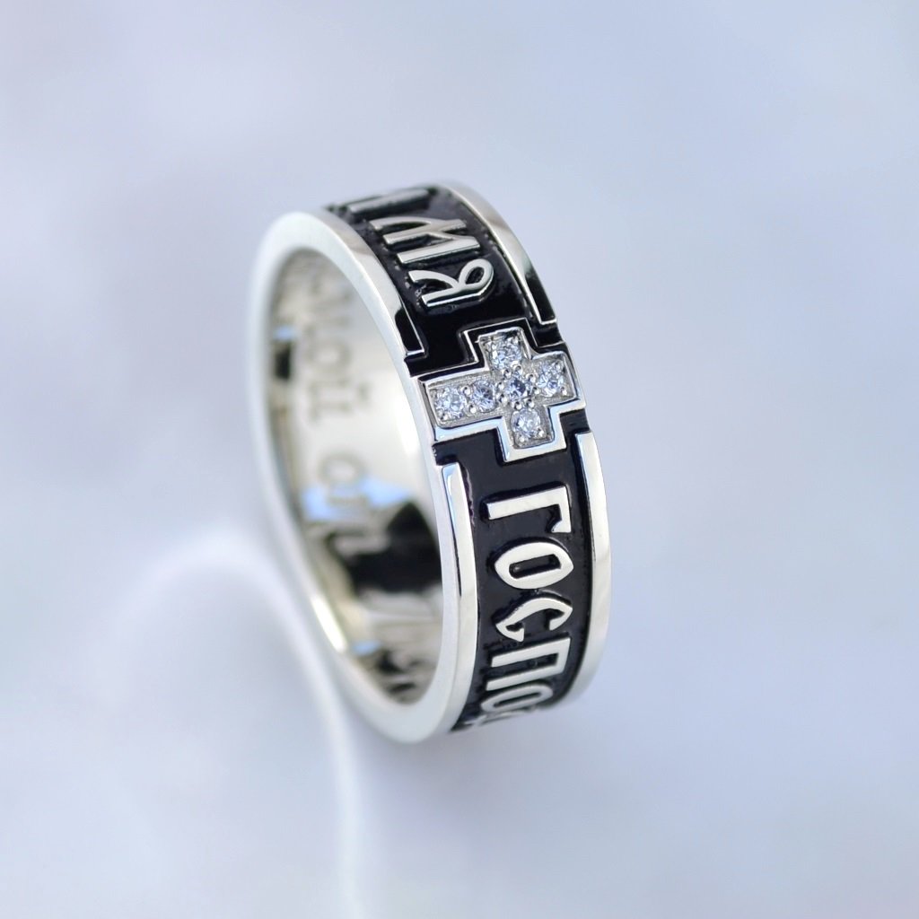 Женское золотое кольцо Спаси и сохрани с бриллиантами, эмалью и гравировкой в подарок супруге (Вес: 5,5 гр.)