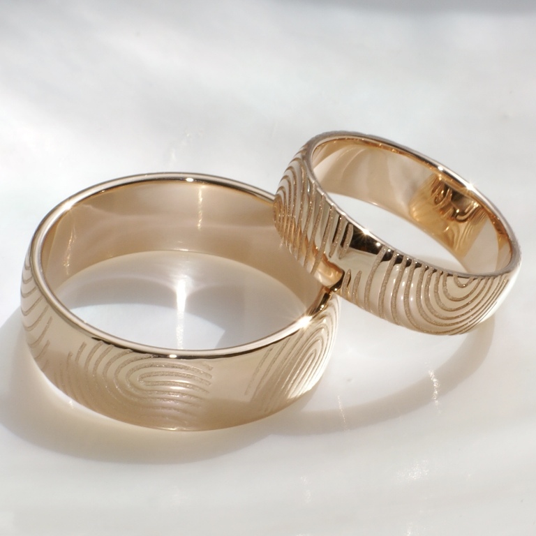 Обручальные кольца с отпечатками пальцев  на заказ (Вес пары: 12 гр.)