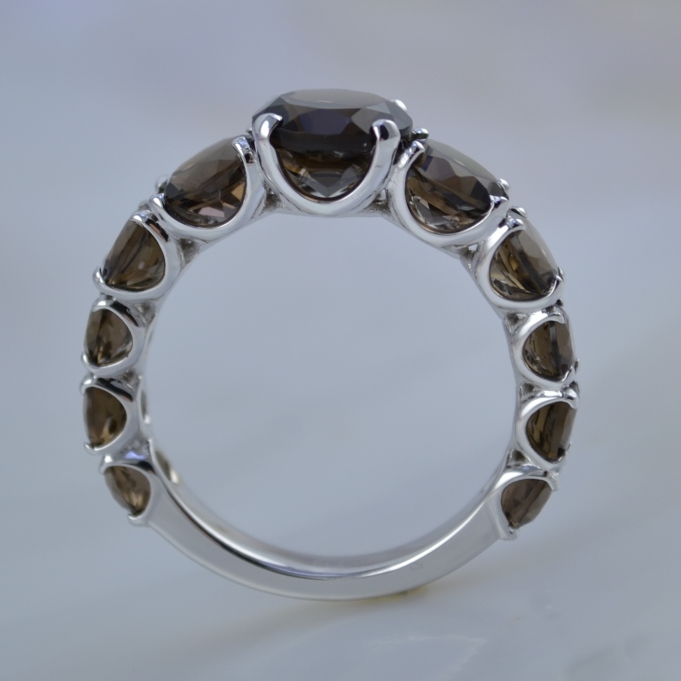 Кольцо белое золото с раухтопазами (Вес: 5 гр.)