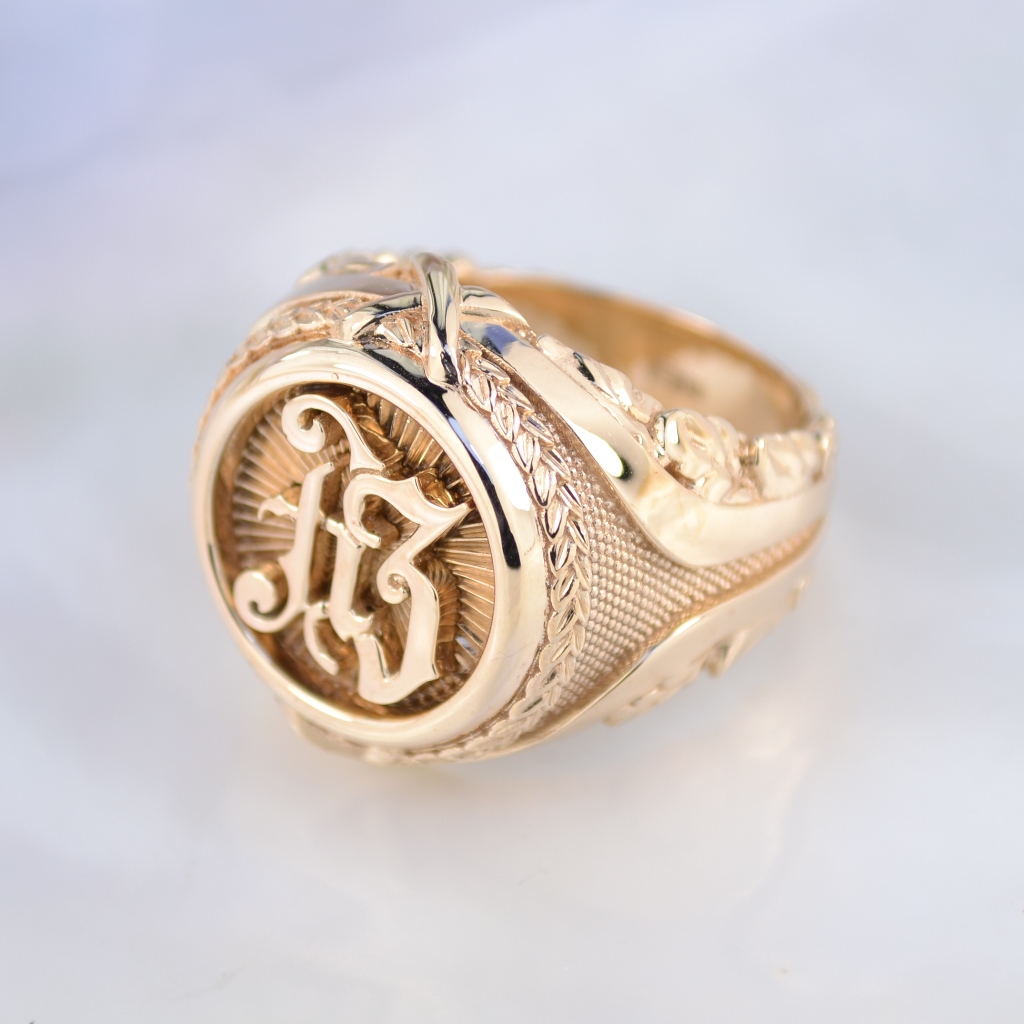 Мужское кольцо-печатка из красного золота с инициалами (Вес: 24 гр.)