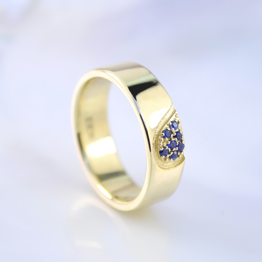 Мужское кольцо из жёлтого золота с сапфирами на заказ (Вес 5,5 гр.)