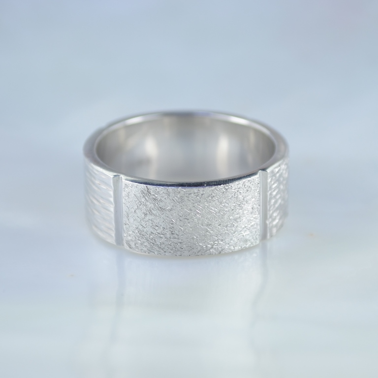 Широкое мужское кольцо разнофактурное с гравировкой XIIM (Вес: 8 гр.)