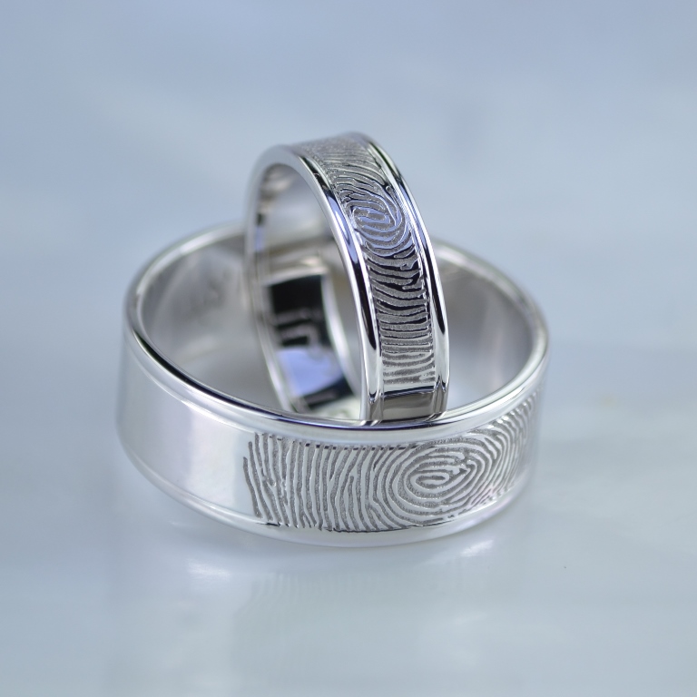Свадебные кольца с отпечатками пальцев и гравировкой из белого золота (Вес пары: 12 гр.)