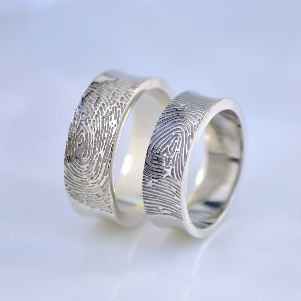 Обручальные кольца вогнутые с отпечатками пальцев и бриллиантами из белого золота (Вес пары: 14 гр.)