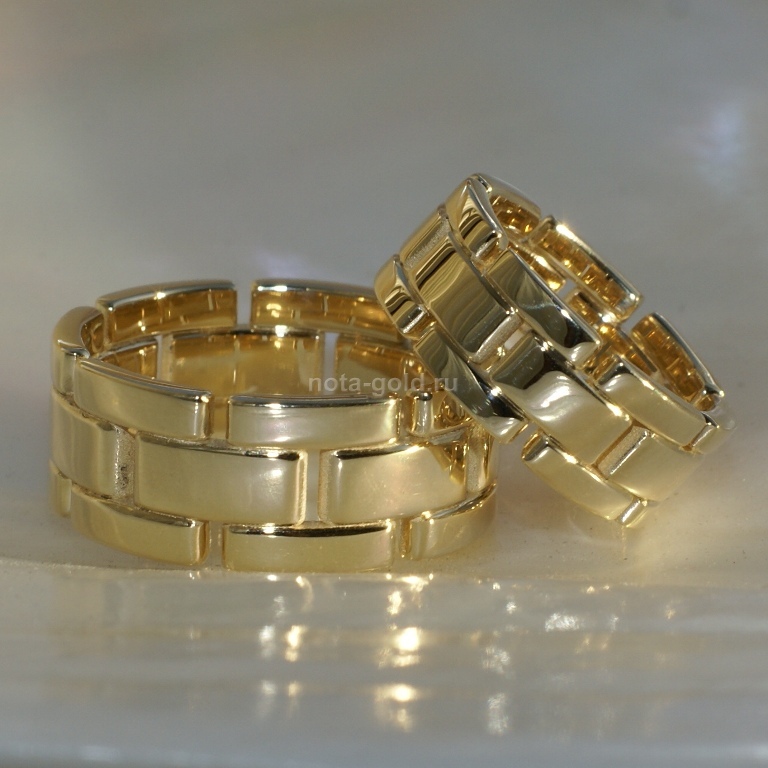 Ювелиры мастерской Nota-Gold изготовили на заказ обручальные кольца - браслеты.