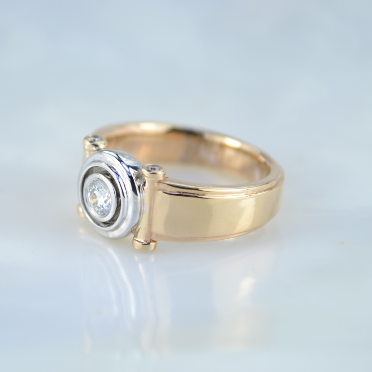 Женское кольцо перстень из красно-белого золота с крупным бриллиантом (Вес: 6,5 гр.)