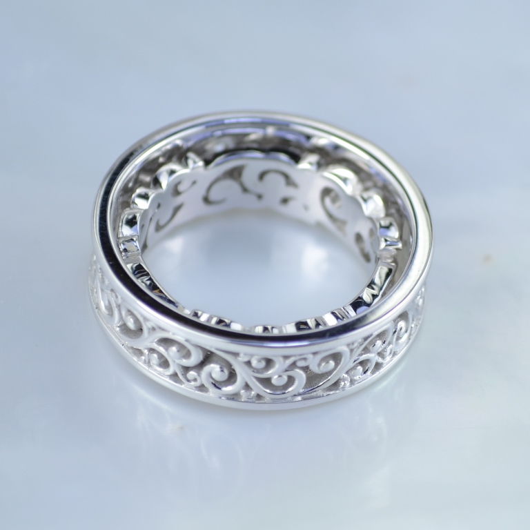 Ажурные обручальные кольца с узорами из белого золота (Вес пары:8,5 гр.)
