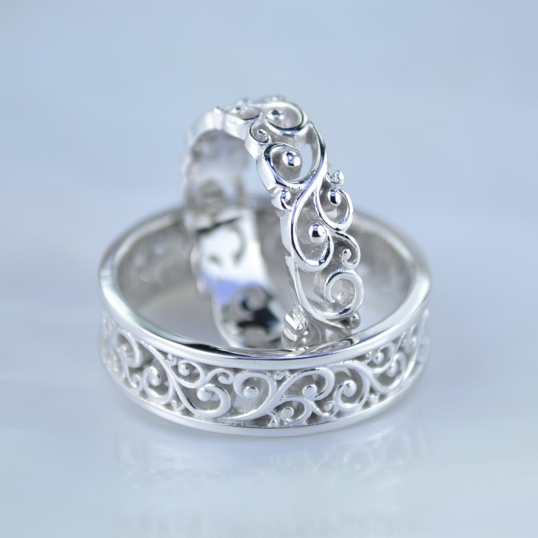 Ажурные обручальные кольца с узорами из белого золота (Вес пары:8,5 гр.)