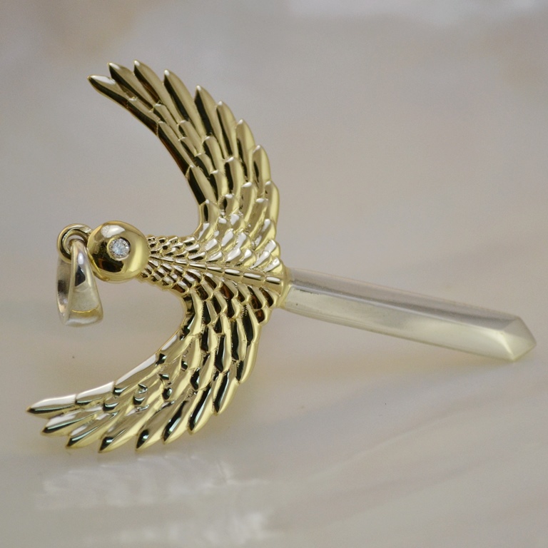 Подвес (кулон) из золота в виде кинжала с крыльями орла двухцветный (Вес: 25 гр.)