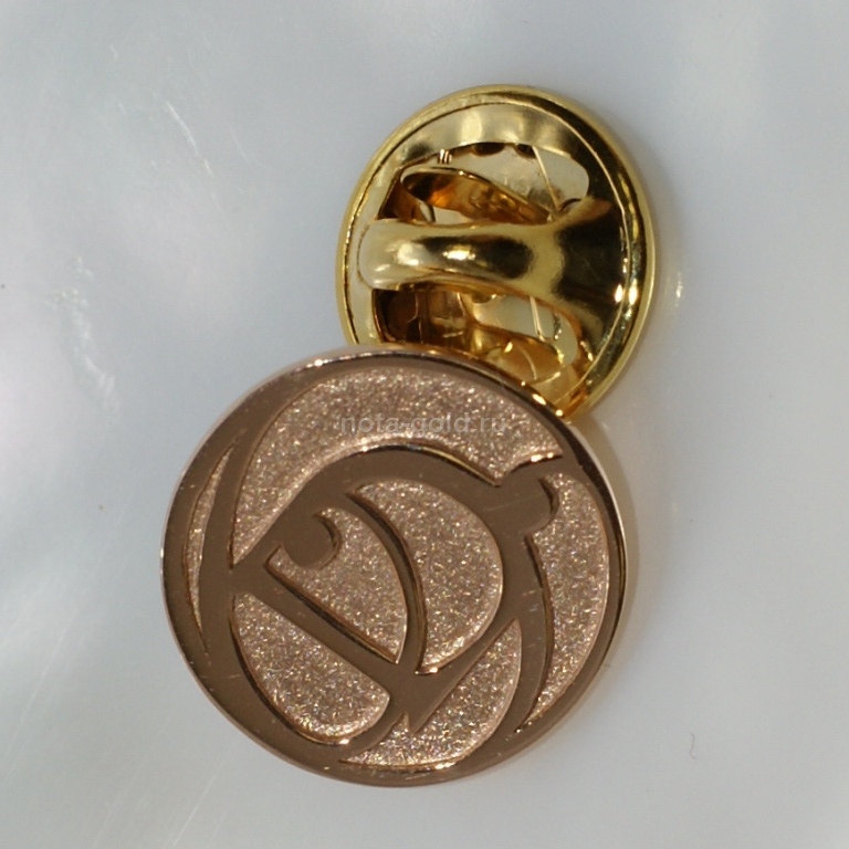 Ювелирная мастерская Nota-Gold изготавливает на заказ значки, медали и корпоративную атрибутику из золота и серебра.