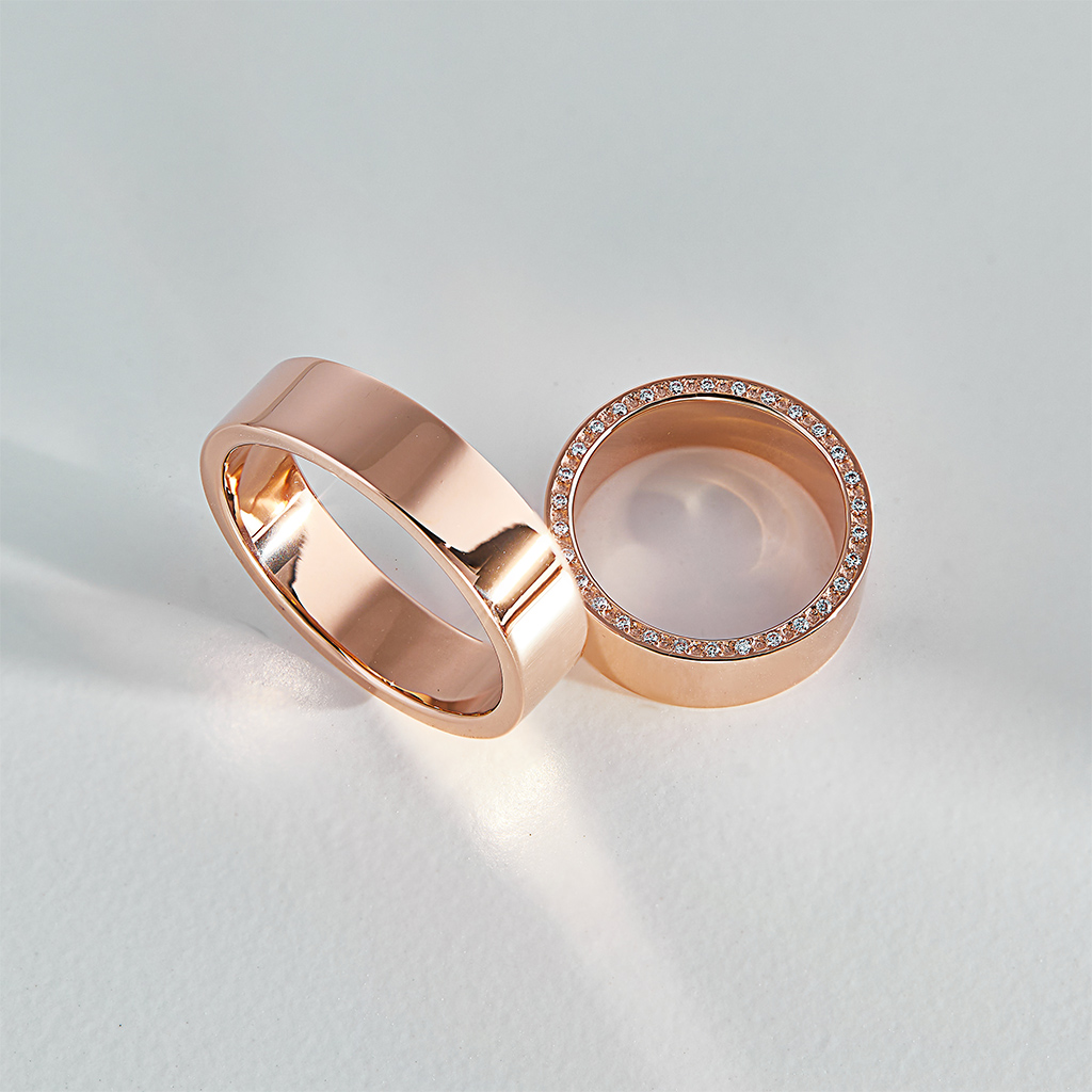 Классические обручальные кольца из красного золота с бриллиантами (Вес пары 20 гр.)
