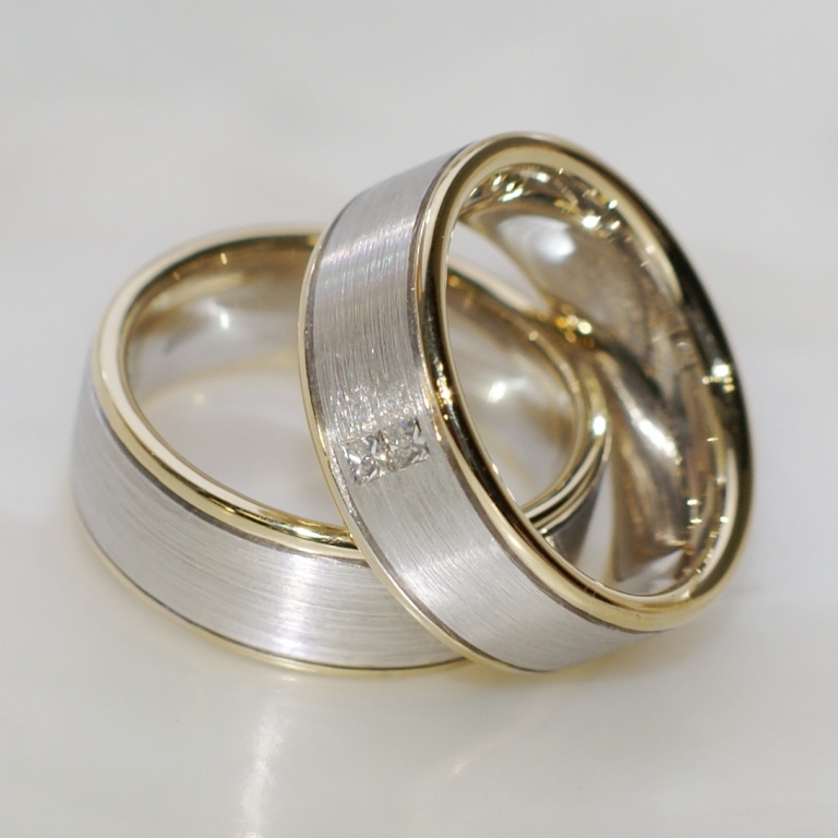 Двухцветные матовые обручальные кольца  на заказ (Вес пары: 14 гр.)