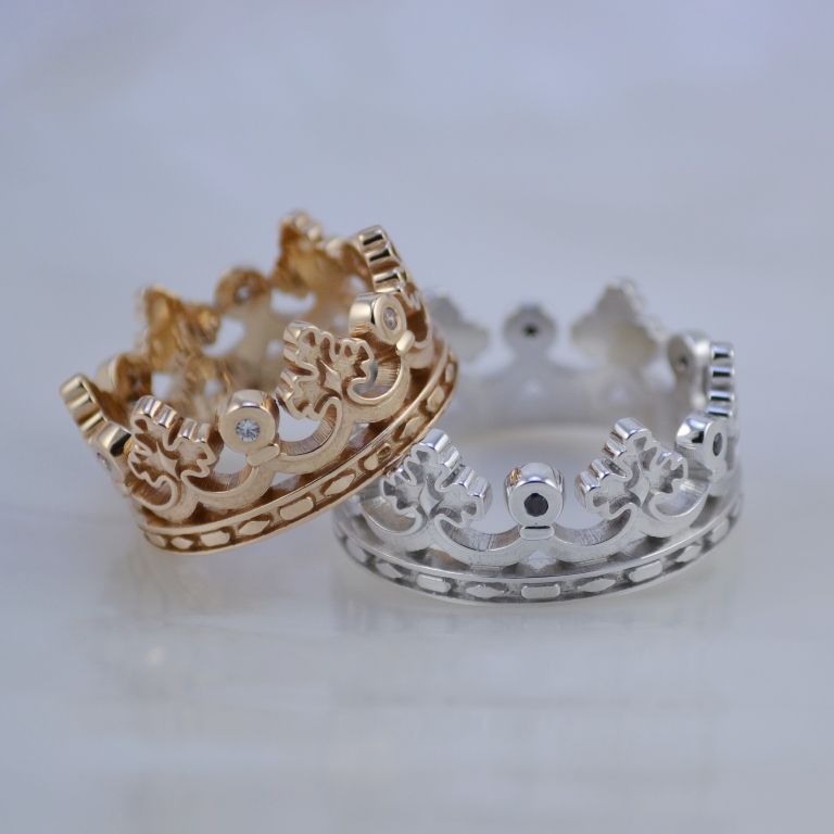 Двухцветные свадебные кольца короны с бриллиантами (Вес пары: 13 гр.)